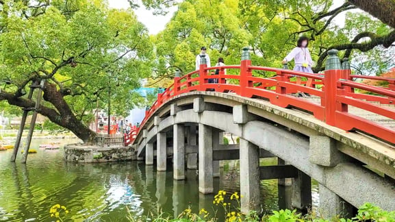 심자 연못(心字池)과 타이코 다리(太鼓橋)
