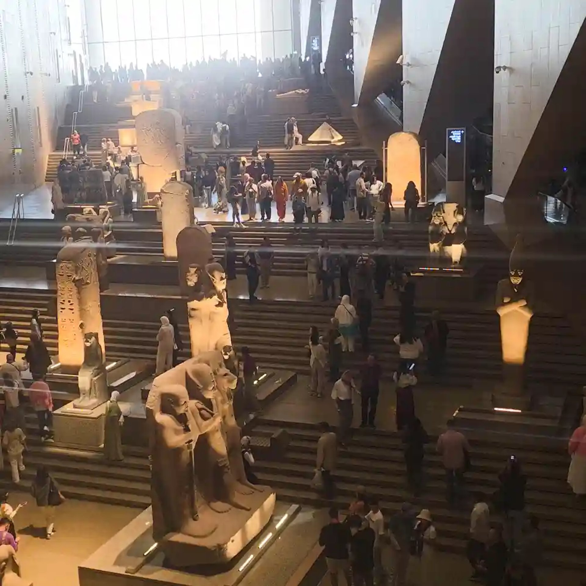 고대 문명이 깨어나는 곳, 이집트 대박물관 투어