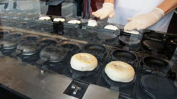 우메가에 모찌(梅ヶ枝餅)