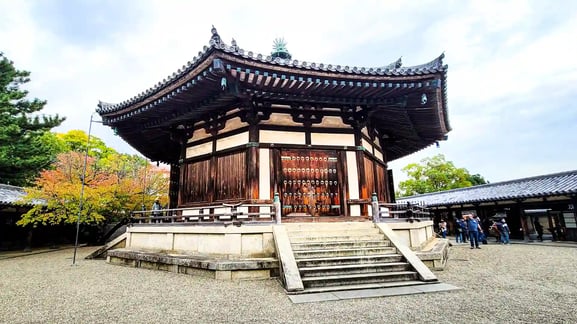 동원가람(東院伽藍)과 몽전(夢殿)