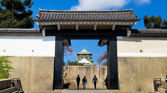 사쿠라몬(桜門)과 다고이시(蛸石)