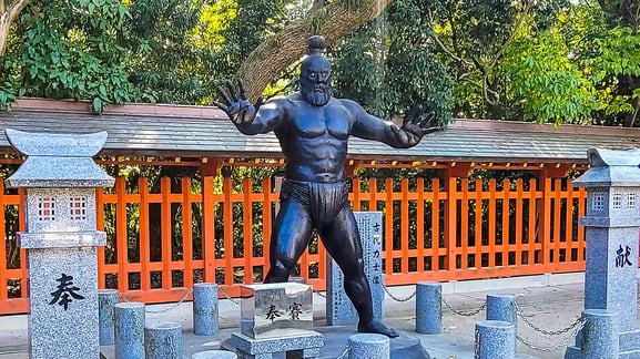 고대의 리키시 상(古代力士像)